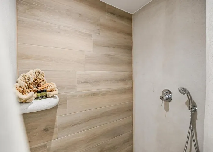 Отель Adriana 3*