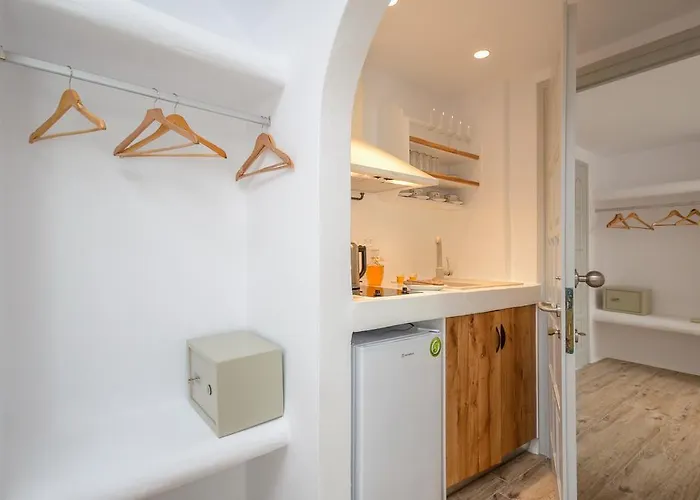 Отель Adriana 3*