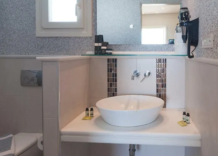 Отель Adriana 3*