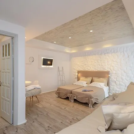 Adriana Agios Prokopios (Naxos)