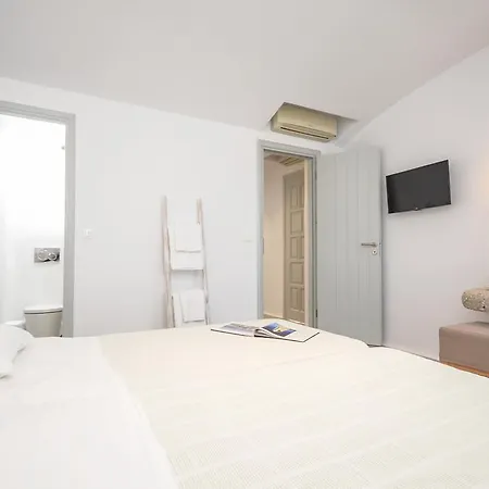 Adriana Hotel